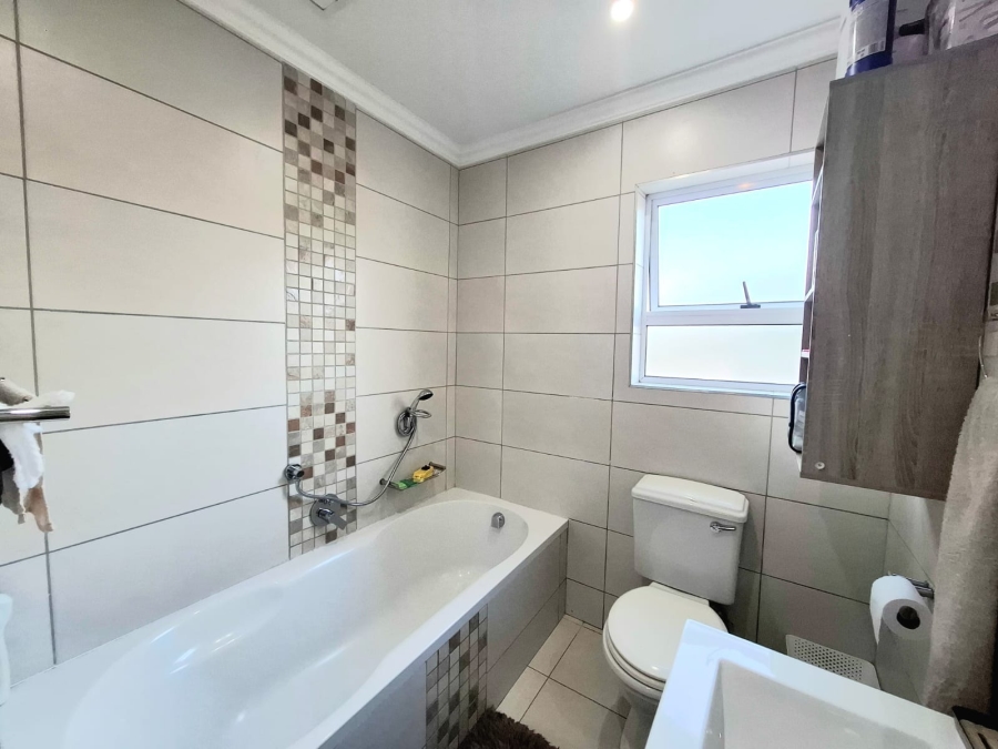 3 Bedroom Property for Sale in Nahoon Valley Park Eastern Cape